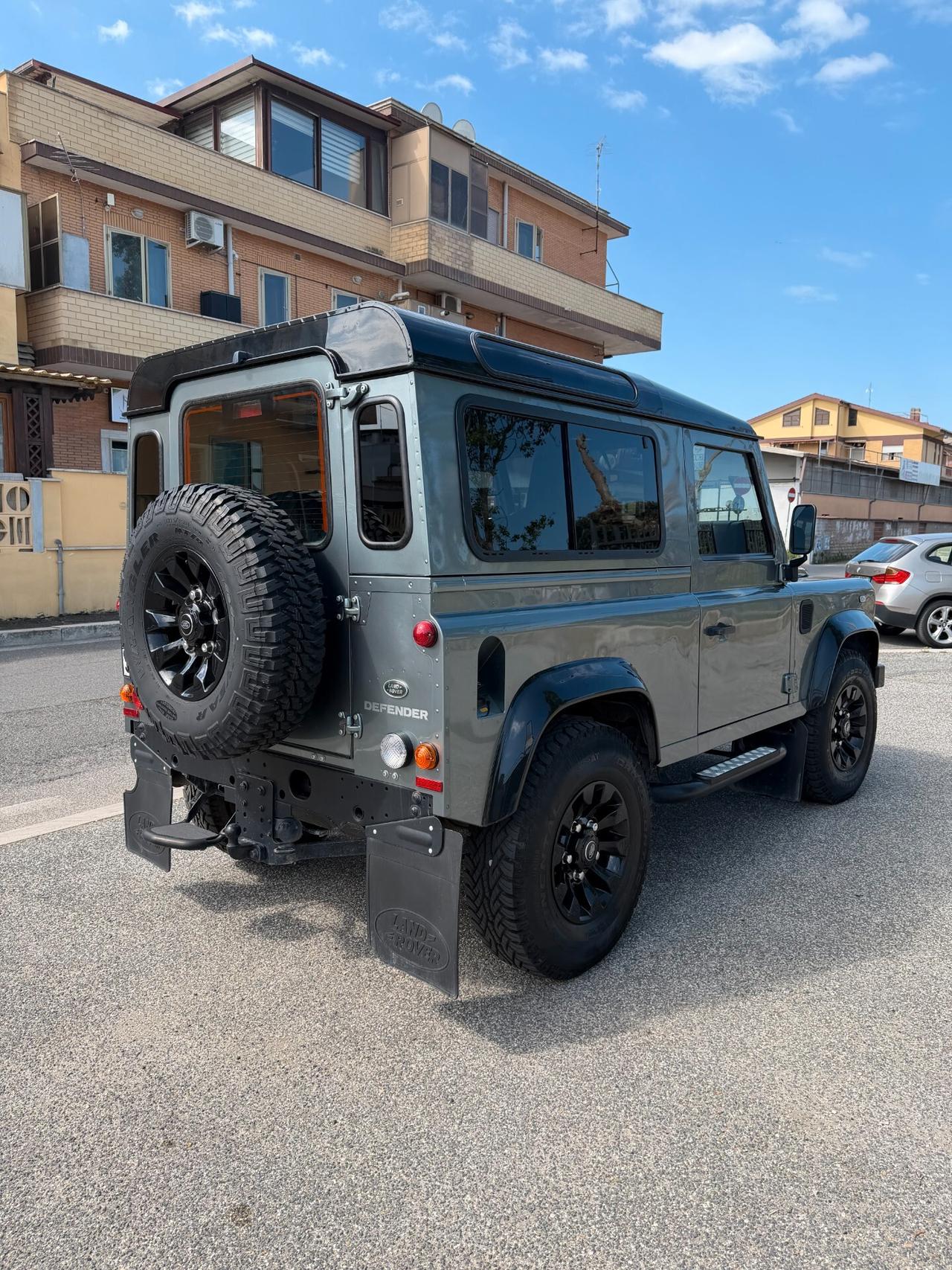 Land Rover Defender 90 2.2 TD4 Station Wagon SE N1
