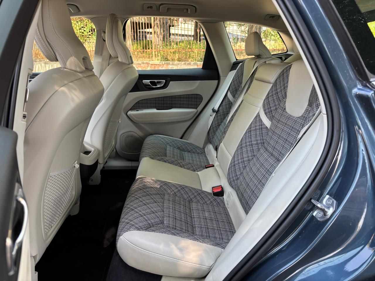 Volvo XC 60 XC60 B4 (d) AWD Geartronic Inscription