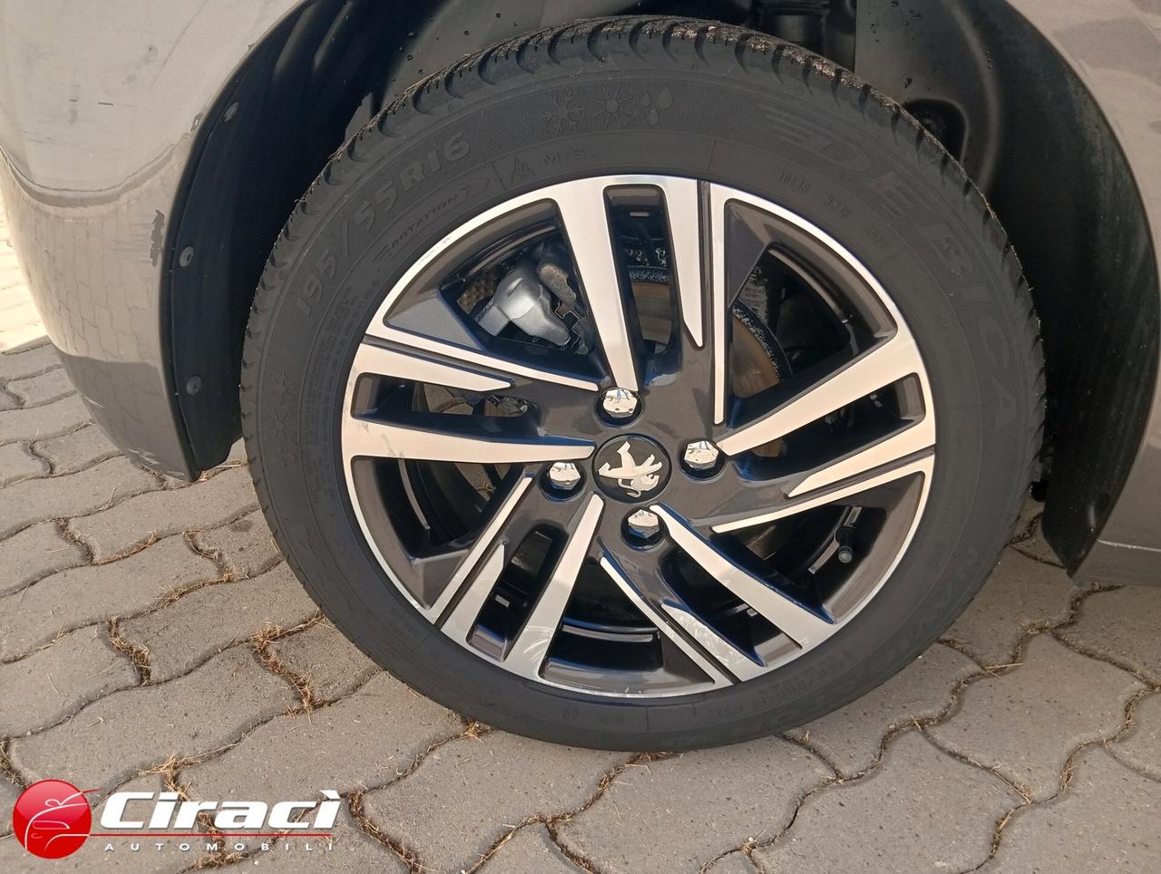 Peugeot 208 PureTech 100 5 porte Allure