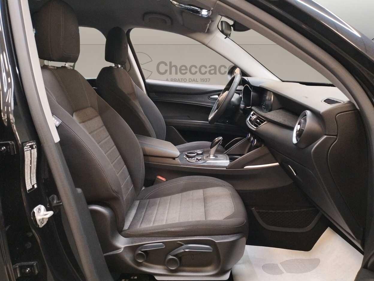 Alfa Romeo Stelvio 2017 2.2 t Business Q4 190cv auto my19