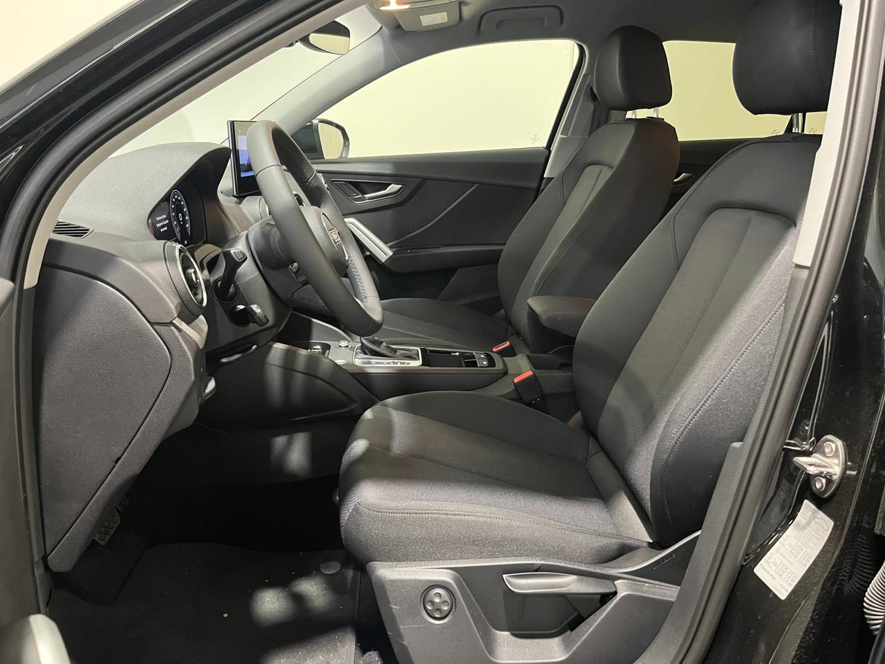 AUDI Q2 35 TFSI S-TRONIC BUSINESS ADVANCED