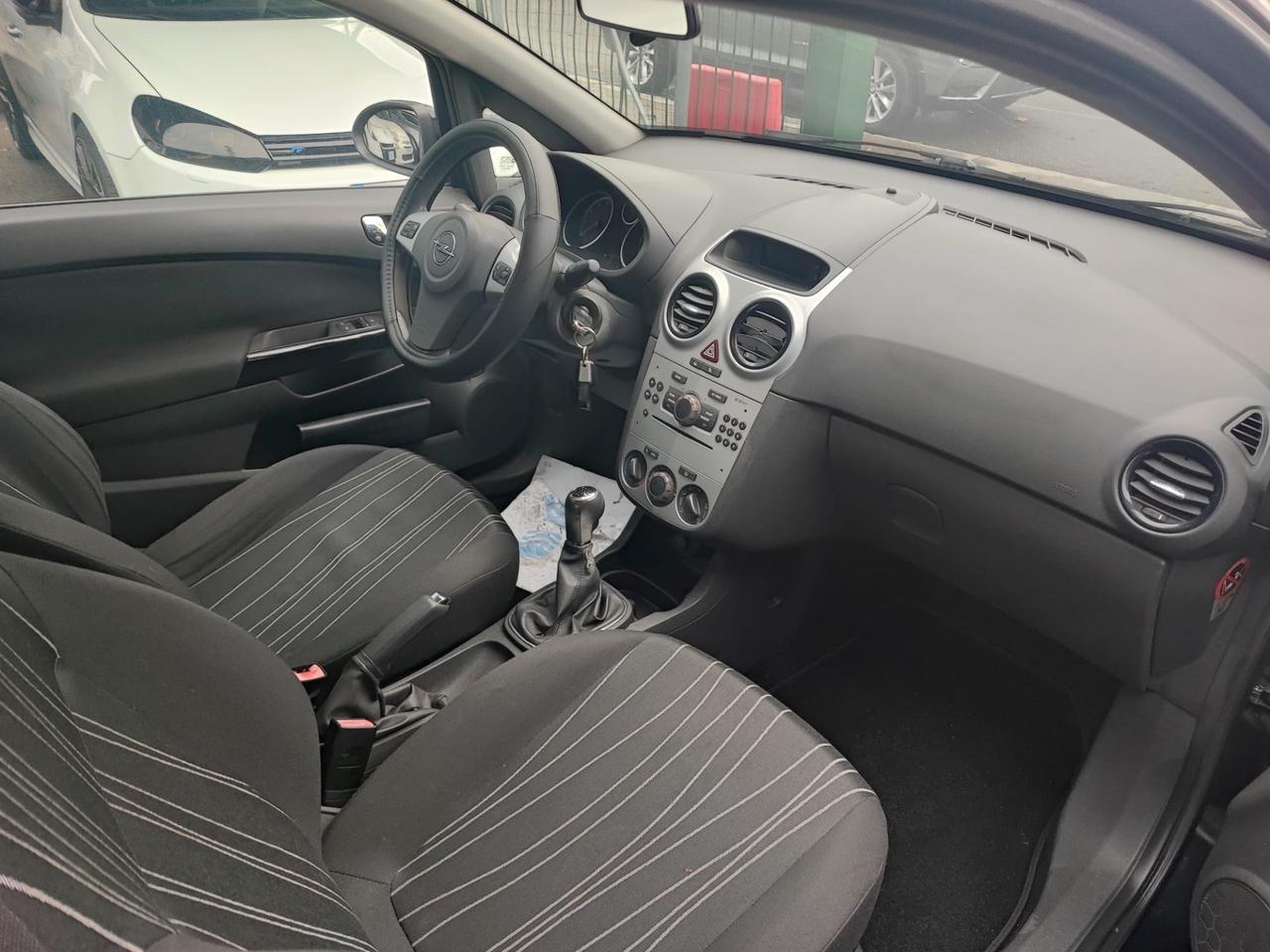 Opel Corsa 1.2 3 porte Sport