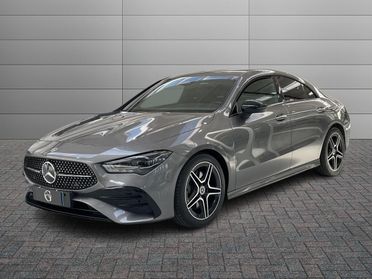 Mercedes-Benz CLA Coupe - C118 2023 - CLA Coupe 200 d AMG Line Premium auto