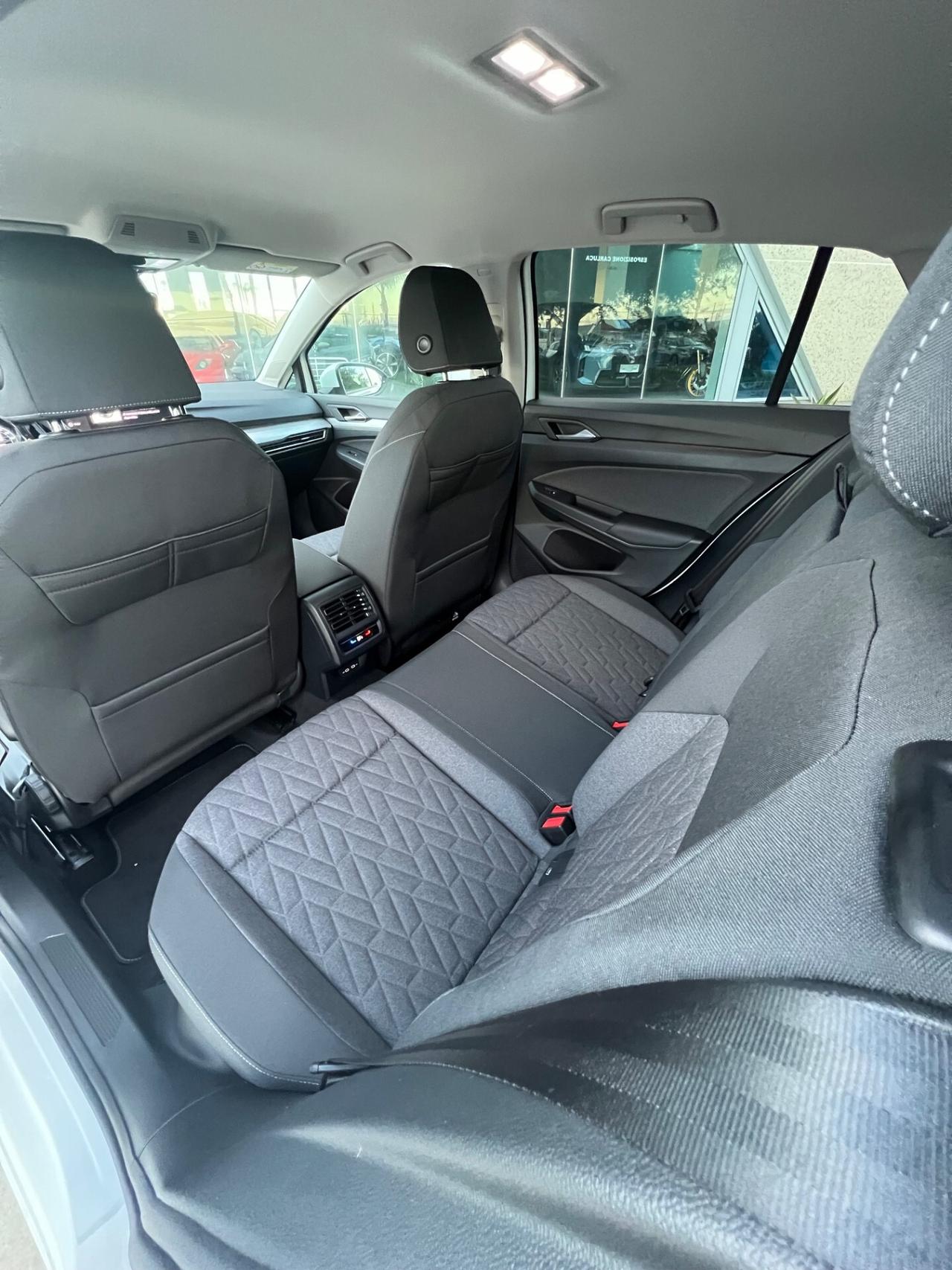 Volkswagen Golf 1.5 TSI eHybrid DSG possibilità noleggio no scoring