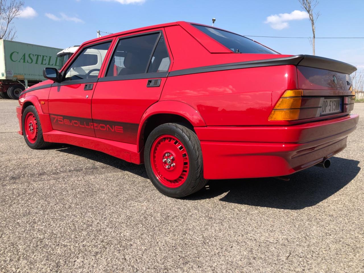 Alfa Romeo 75 1.8i turbo evoluzione fuori serie