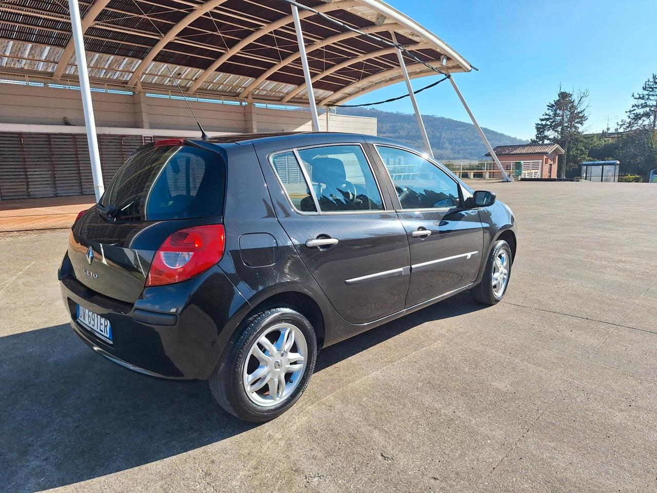 Renault Clio 1.2 16V 5 porte Dynamique
