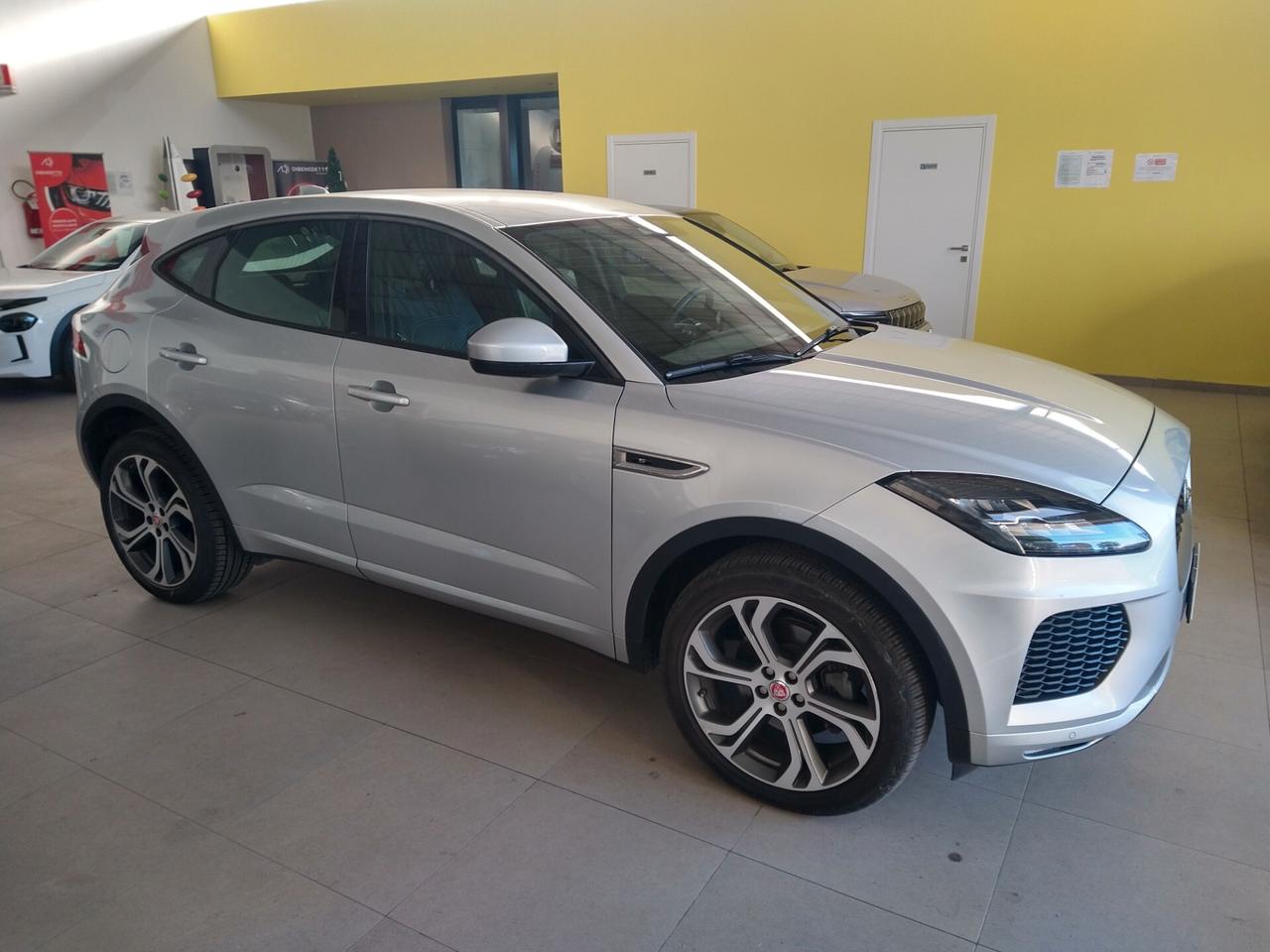 Jaguar E-Pace 2.0D 180 CV AWD aut. R-Dynamic S