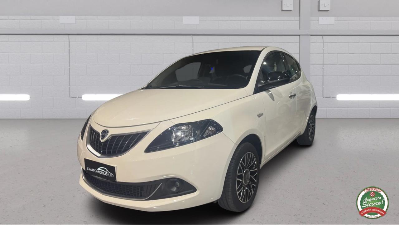 Lancia Ypsilon 1.0 Hybrid Platino