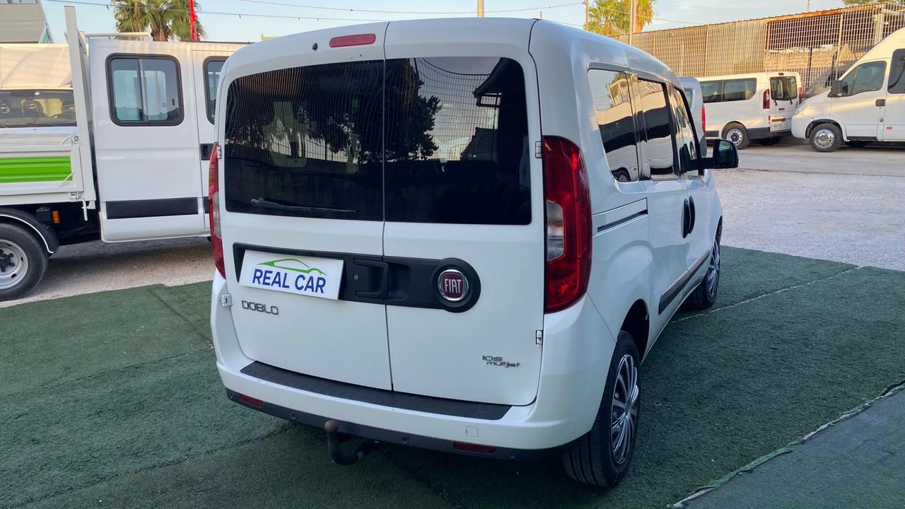 Fiat Doblo 1.6 Diesel Porte Posteriore + Gancio