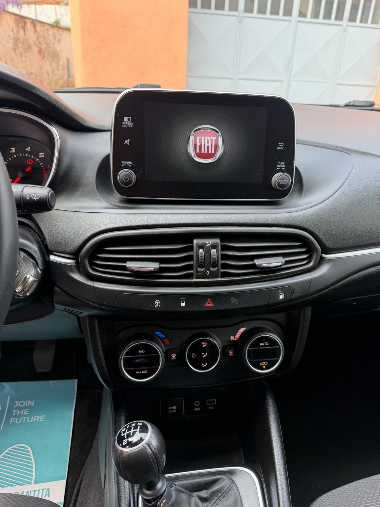 Fiat Tipo 1.4 T-Jet 120CV GPL SW Lounge