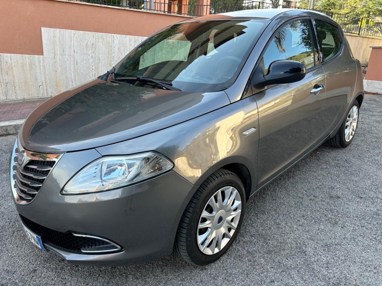 Lancia Ypsilon 1.2 69 CV IDEALE PER NEO PATENTATI