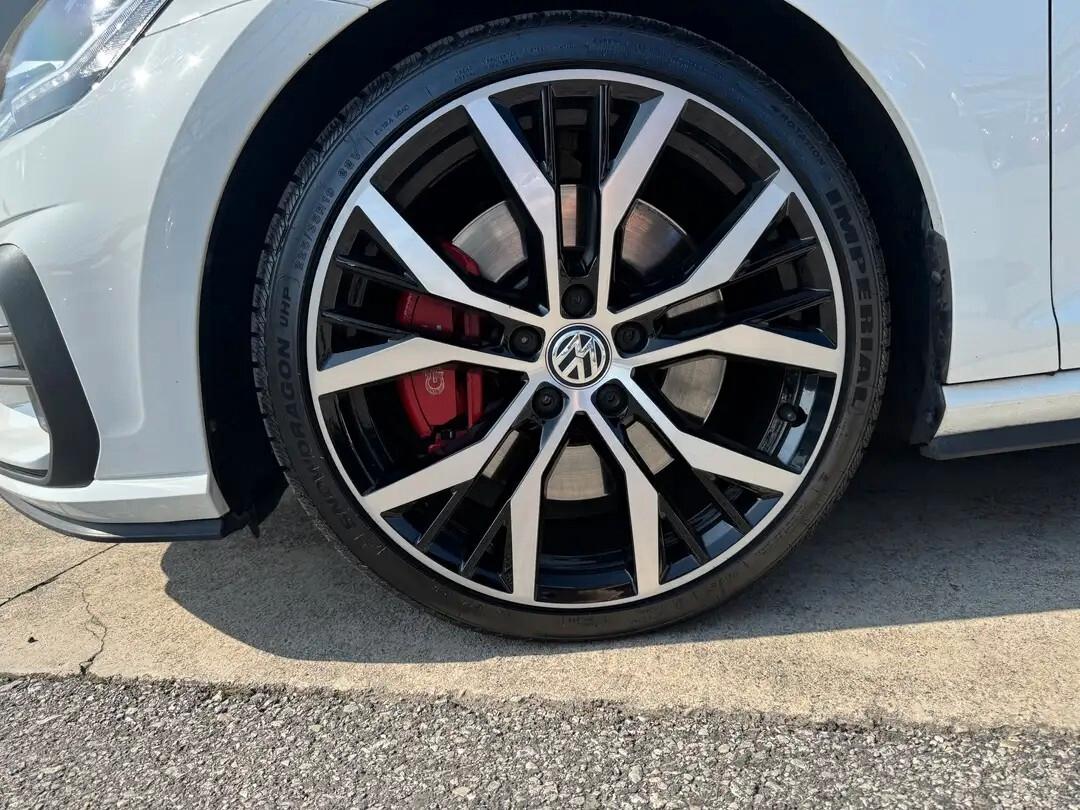 Volkswagen Golf GTI Performance 2.0 245 CV TSI DSG 5p. BMT