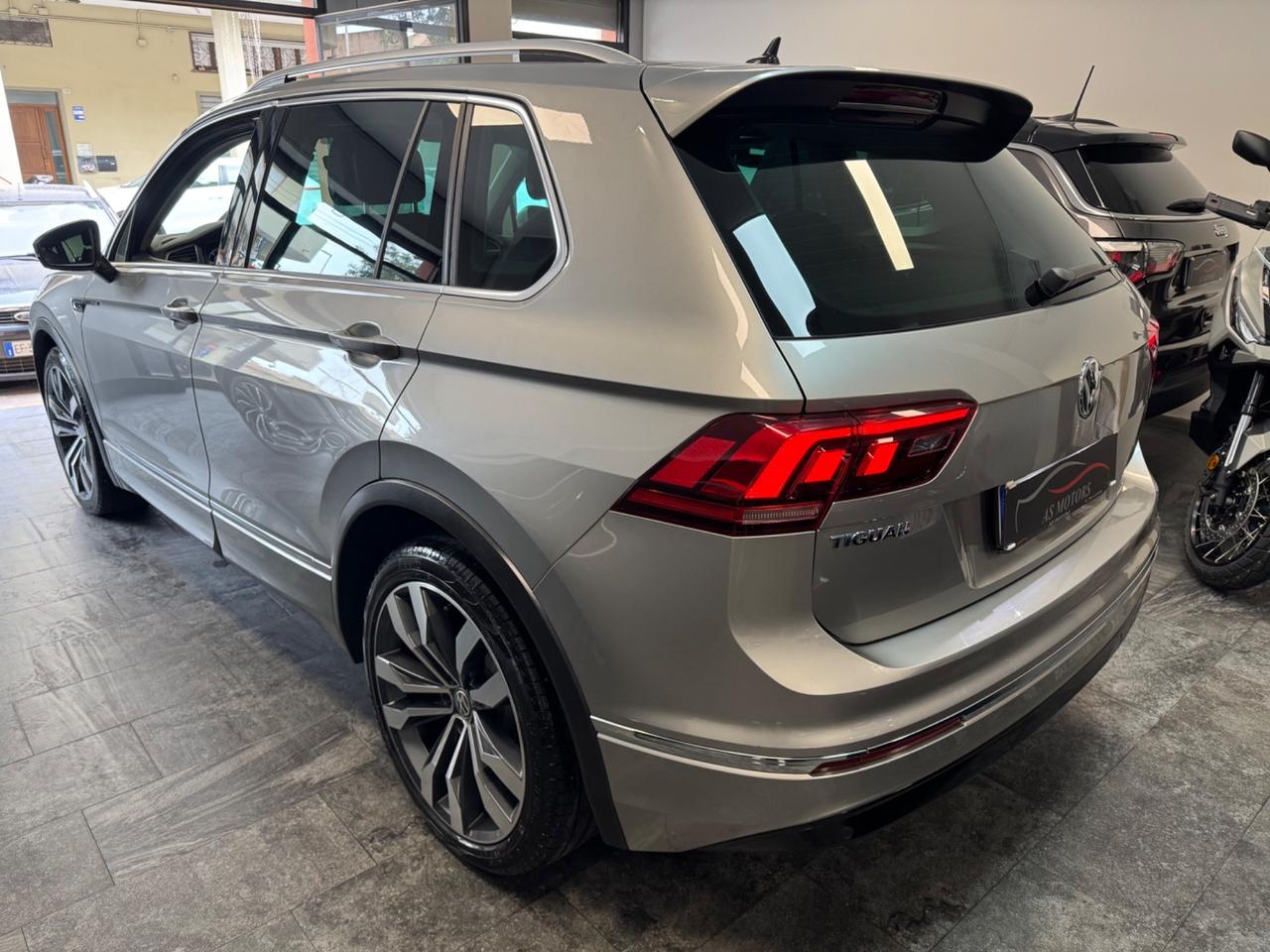 VW Tiguan 2.0 TDI 150 CV R-LINE FINANZIABILE