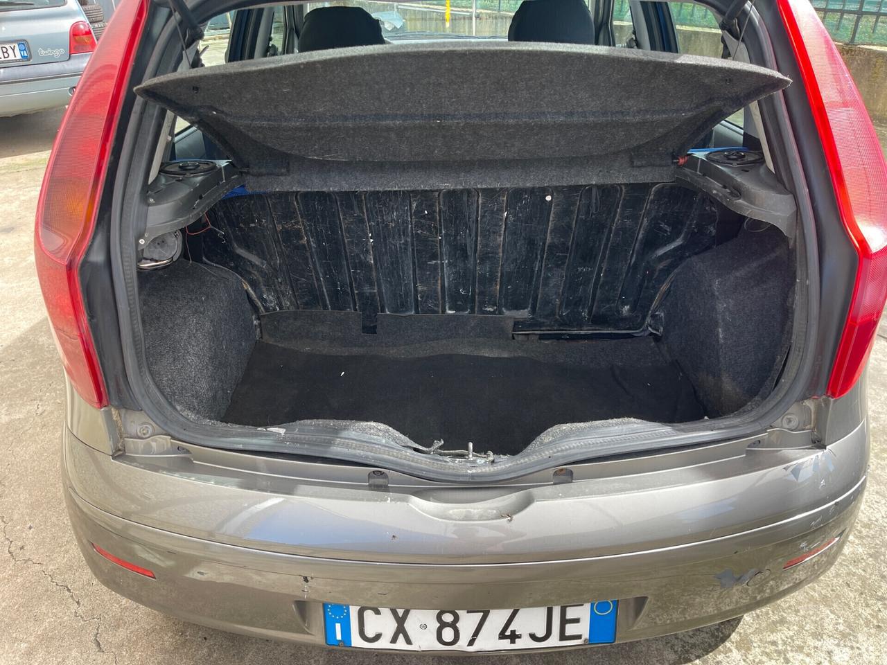 Fiat Punto 1.2i benzina euro4 neopatentati