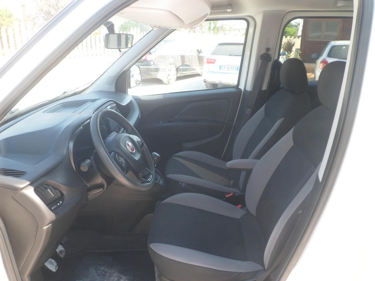 Fiat Doblo 5 posti maxi autocarro