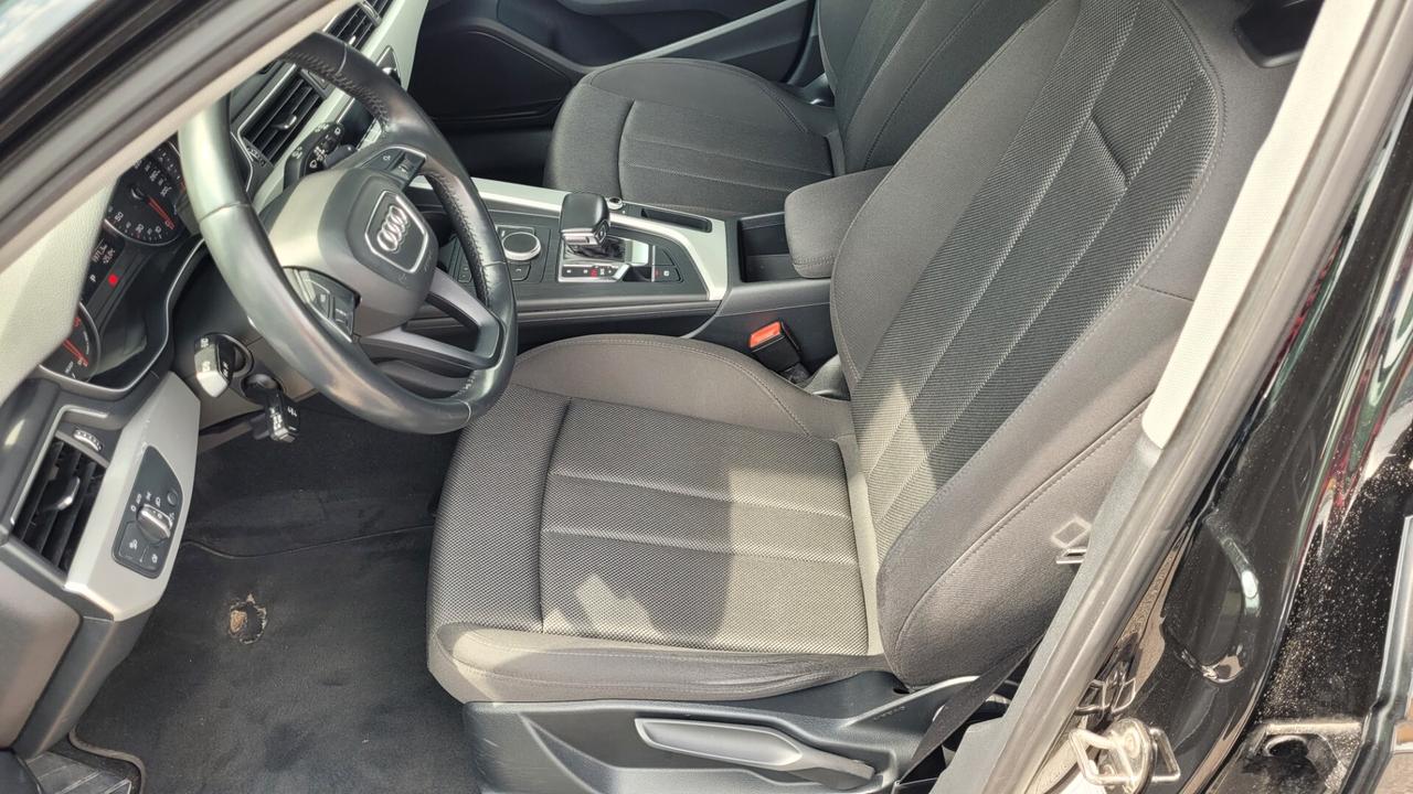 Audi A4 Avant 30 TDI S tronic Business
