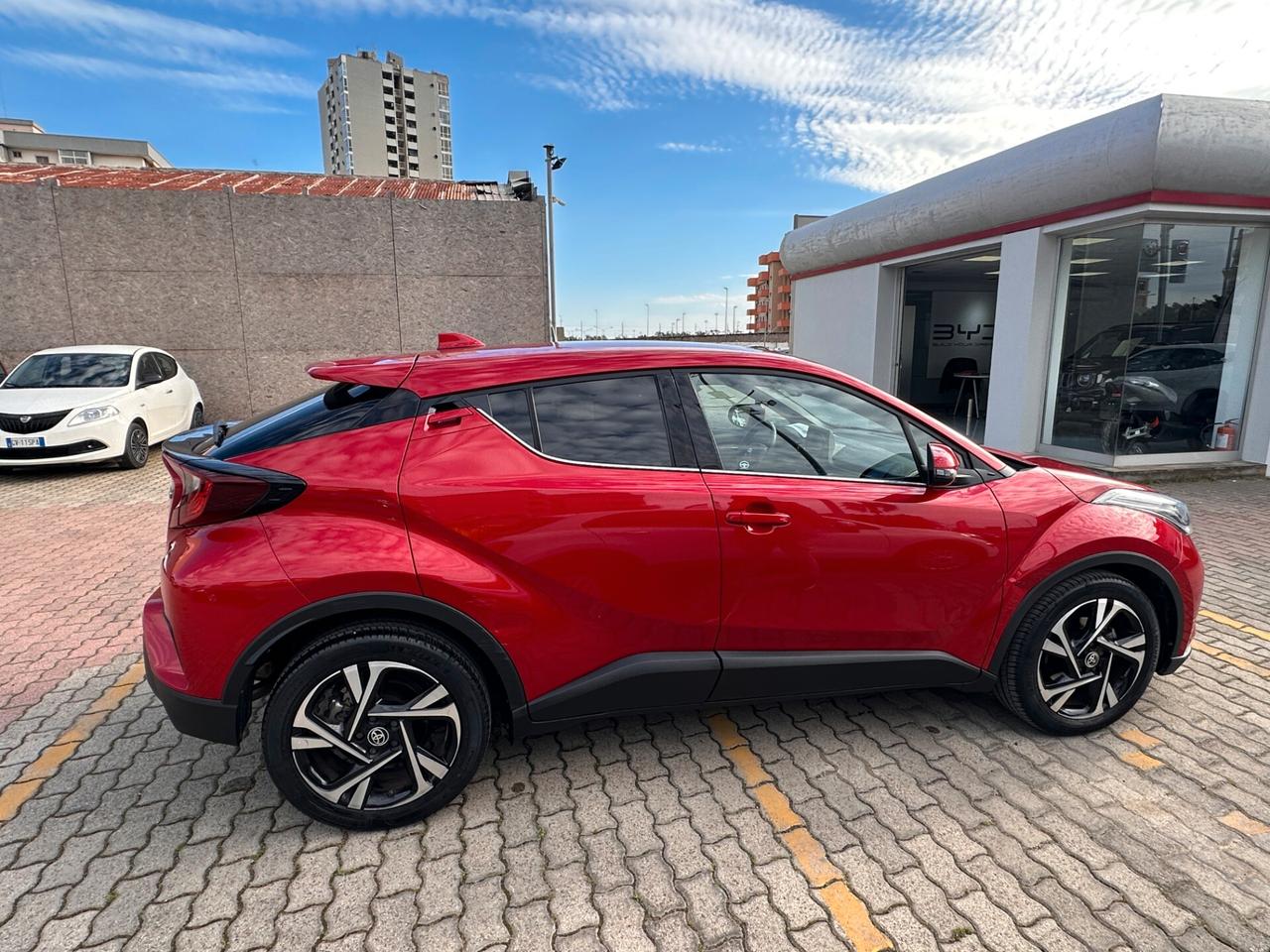 Toyota C-HR 1.8 Hybrid E-CVT Trend