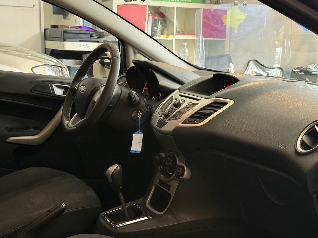 Ford Fiesta 1.2 BENZINA ANNO 2011 neopatentati