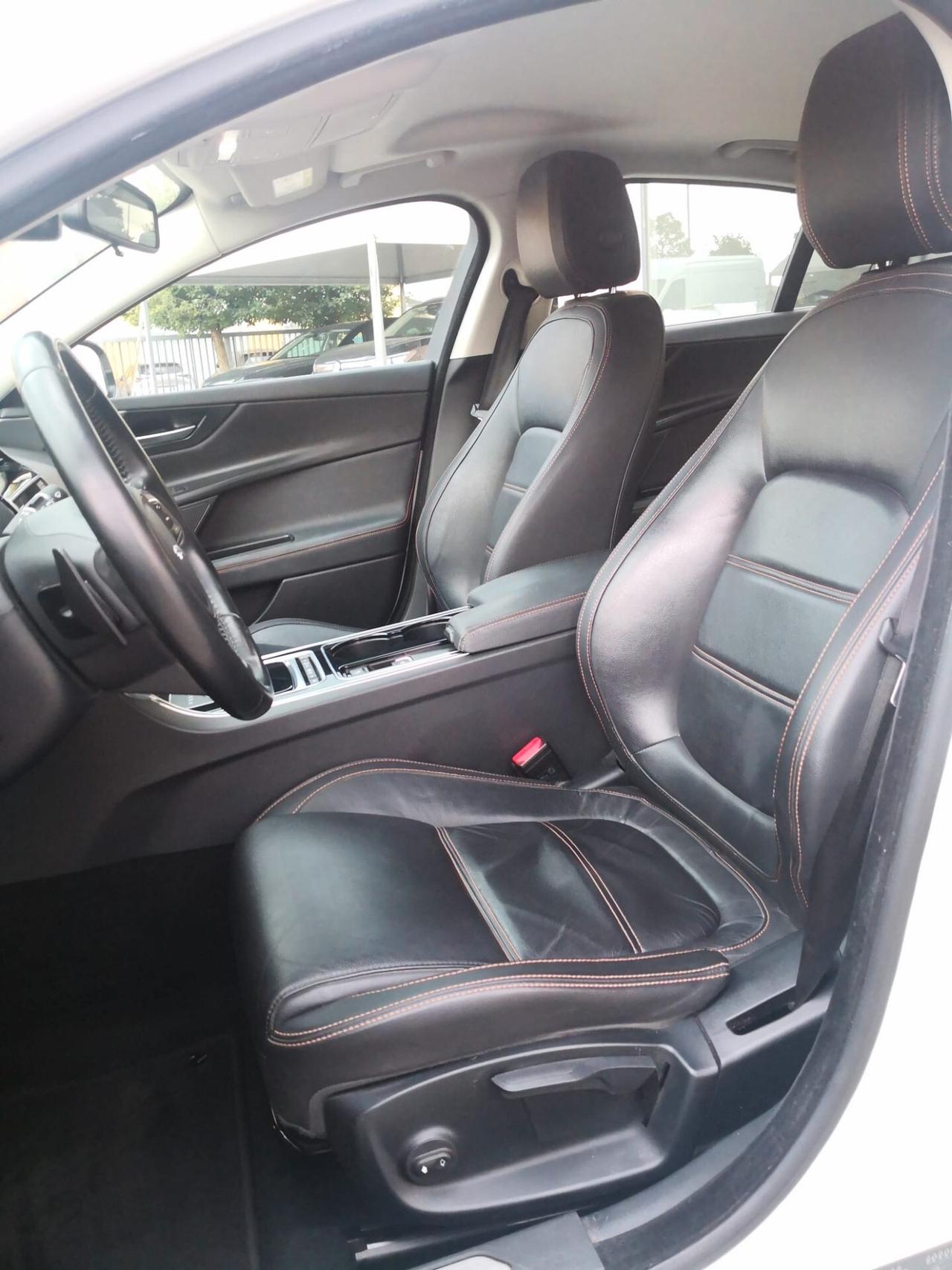 Jaguar XE 2.0 D 180 CV aut. ***NAVI***PELLE***
