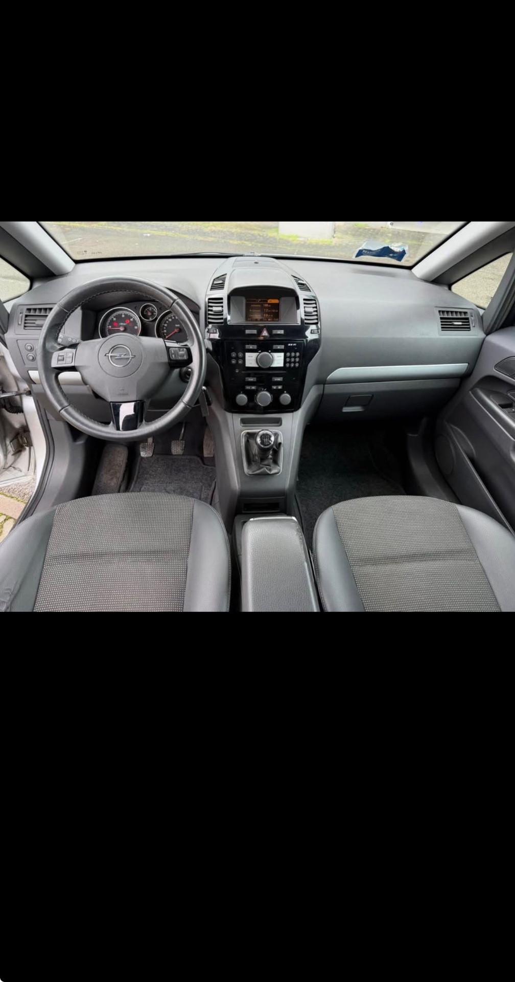 Opel Zafira Allestimento Cosmo