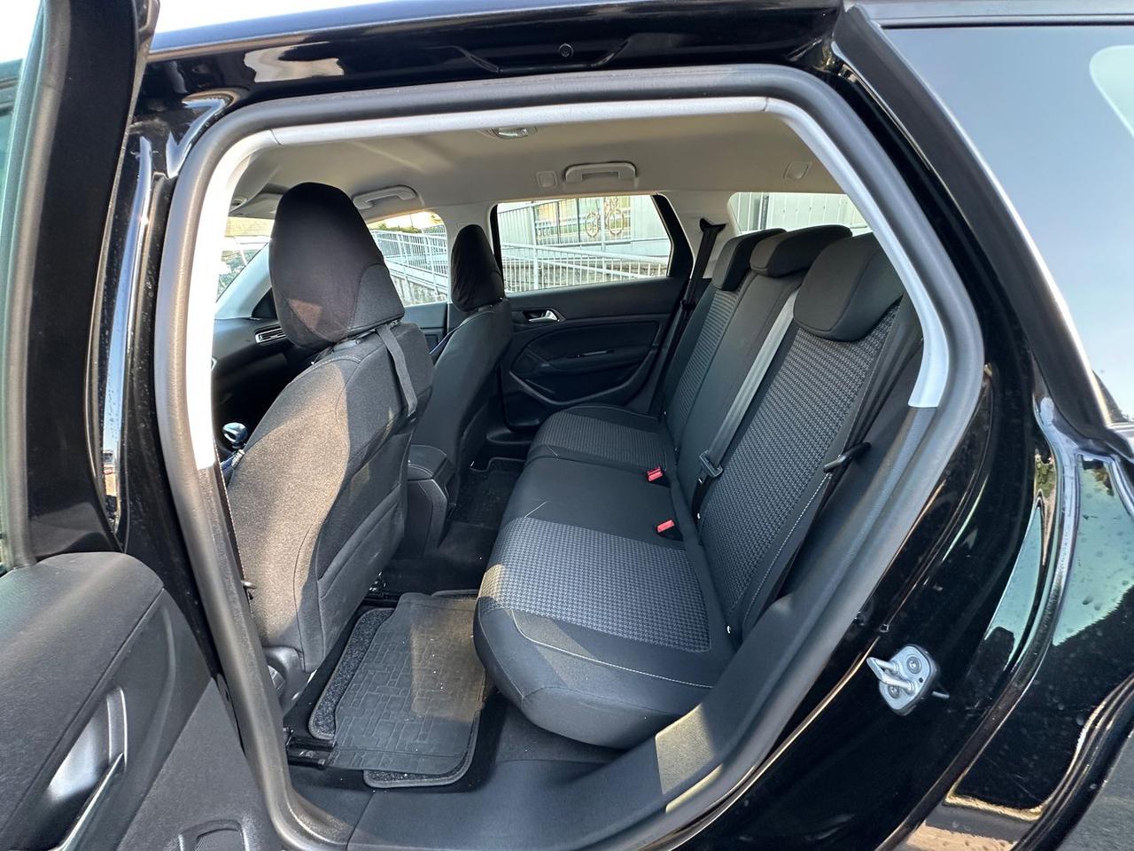 Peugeot 308 Allure 1.5 Blue HDI 130 #6489