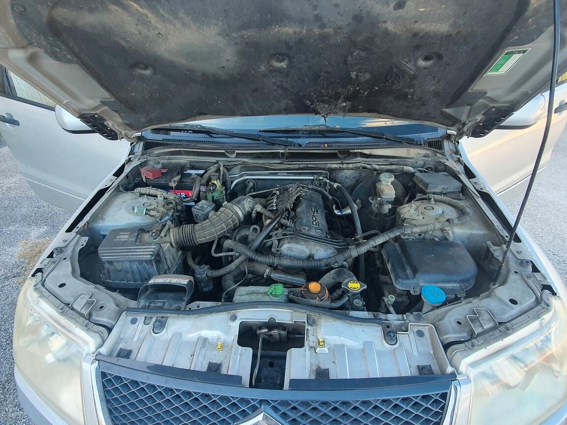 Suzuki Grand Vitara 1.6i 16V 3p. 4WD Metano