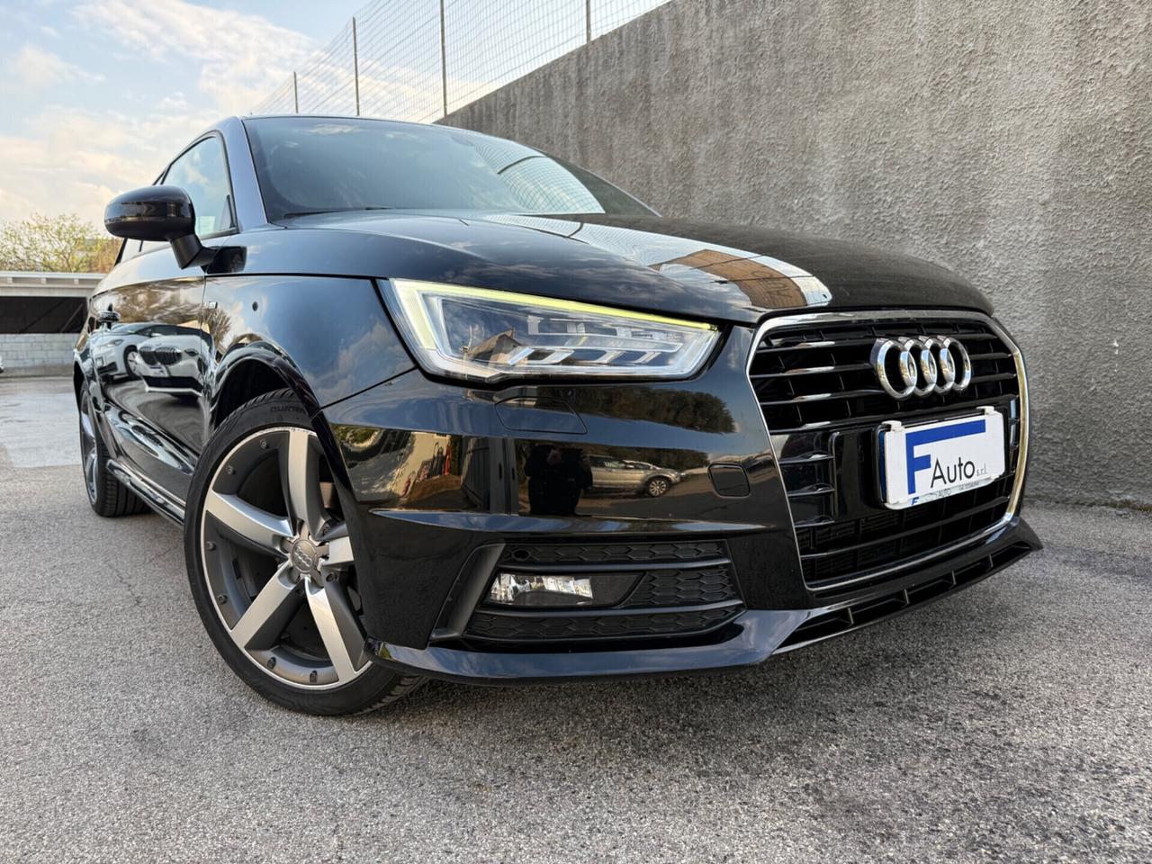 Audi A1 1.4 TDI S-Line Exterior,cerchi diamantati,Climatronic,ecc.