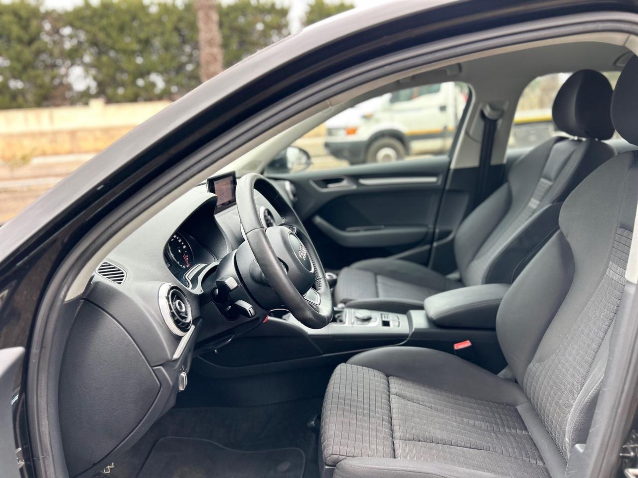 Audi A3 2.0 TDI 150cv sedan S-Line