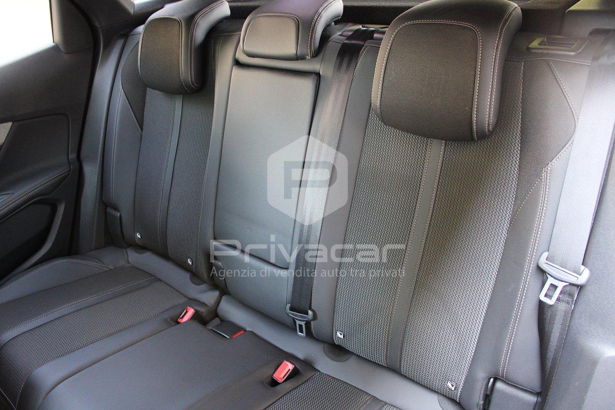 PEUGEOT 3008 BlueHDi 130 S&S EAT8 GT