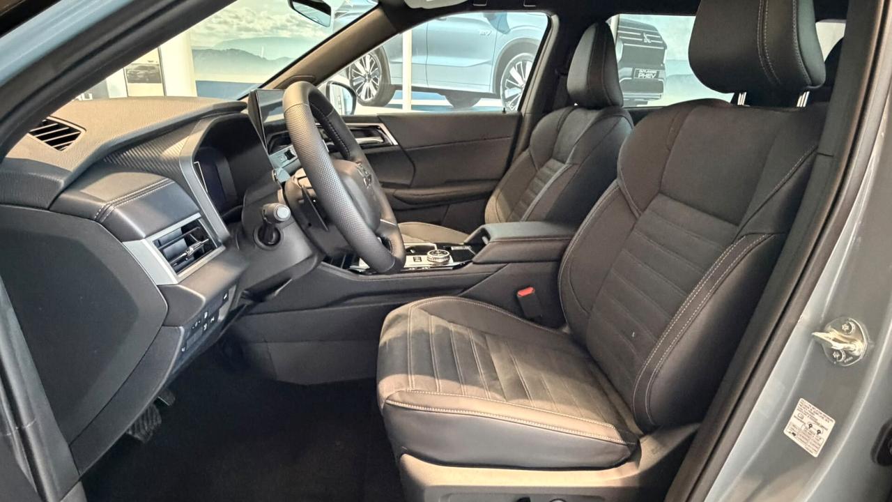 Mitsubishi Outlander 2.4L PHEV INTENSE AT