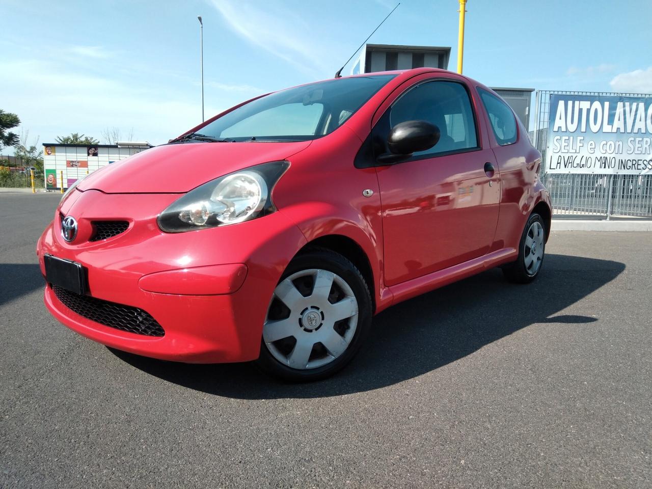 Toyota Aygo 1.0 12V VVT-i 3 porte Sol x neopatentati