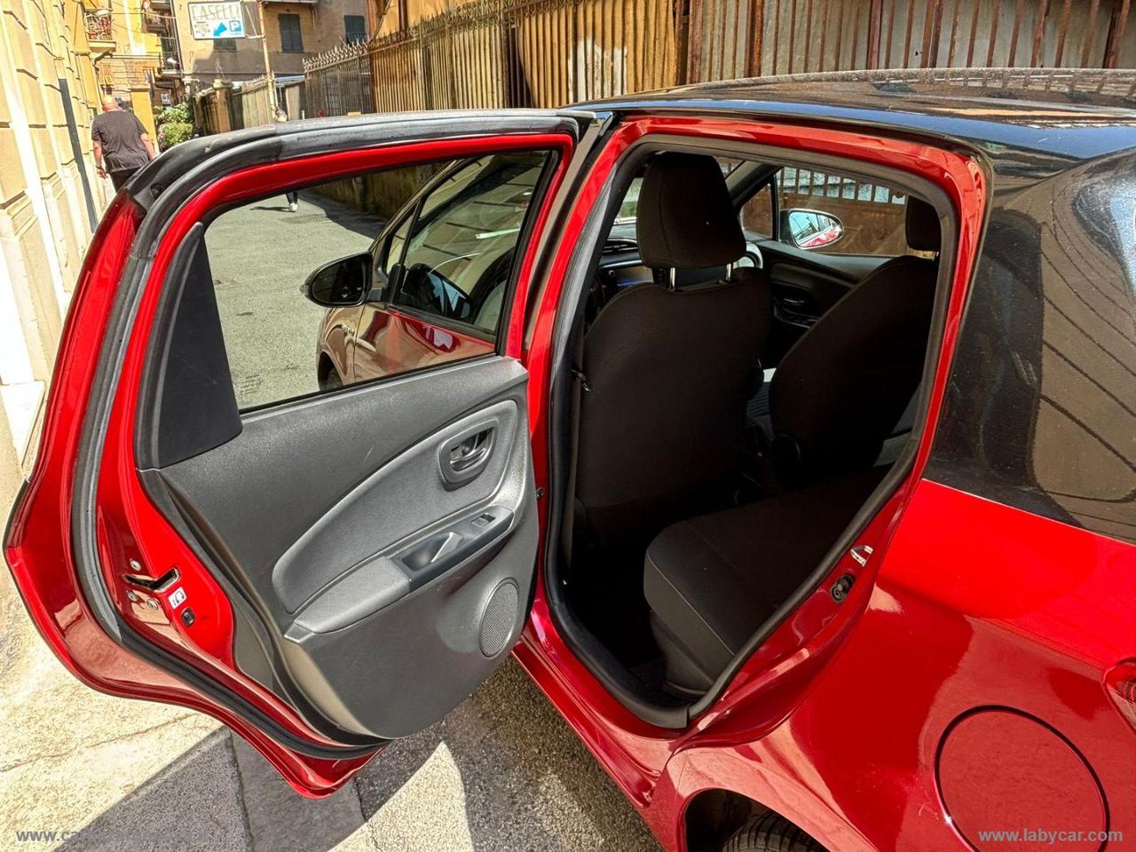 TOYOTA Yaris 1.5 Hybrid 5p. Trend Red Edition