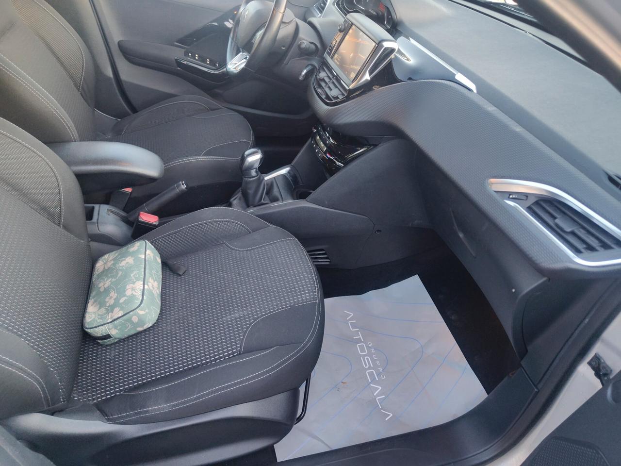 Peugeot 208 PureTech 82 5 porte Allure