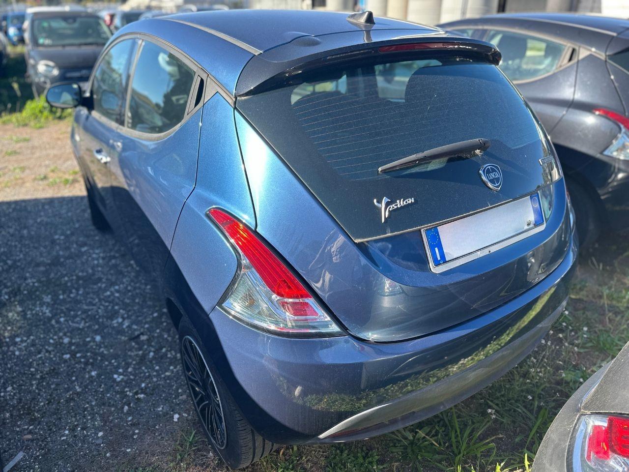 LANCIA Ypsilon III 2021 - Ypsilon 1.0 firefly hybrid Silver s&s 70cv