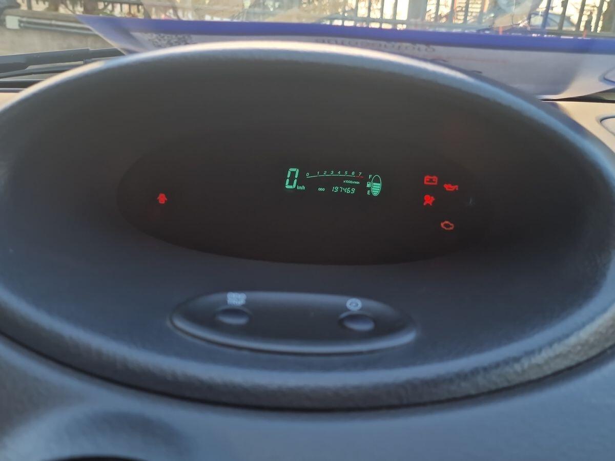 TOYOTA YARIS 1.0