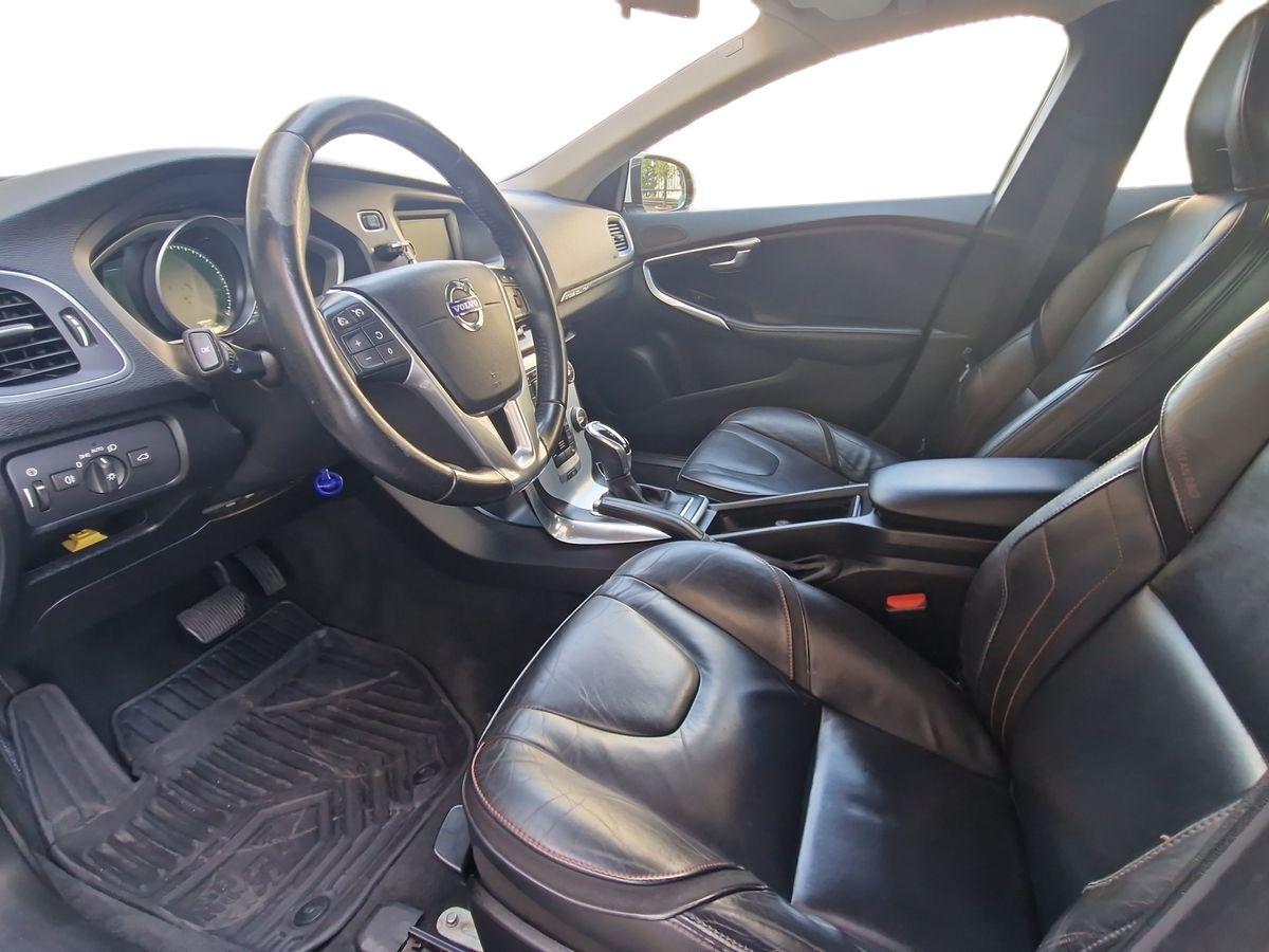 VOLVO V40 CROSS COUNTRY 2.0