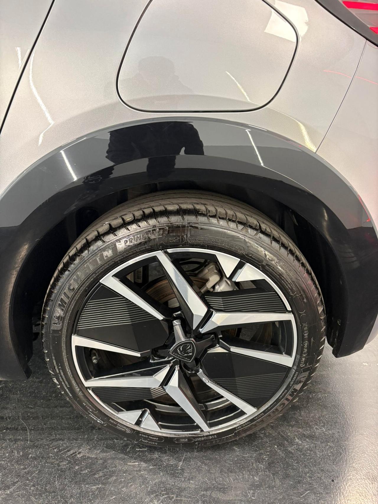 Peugeot 208 Hybrid 136 e-DCS6 GT