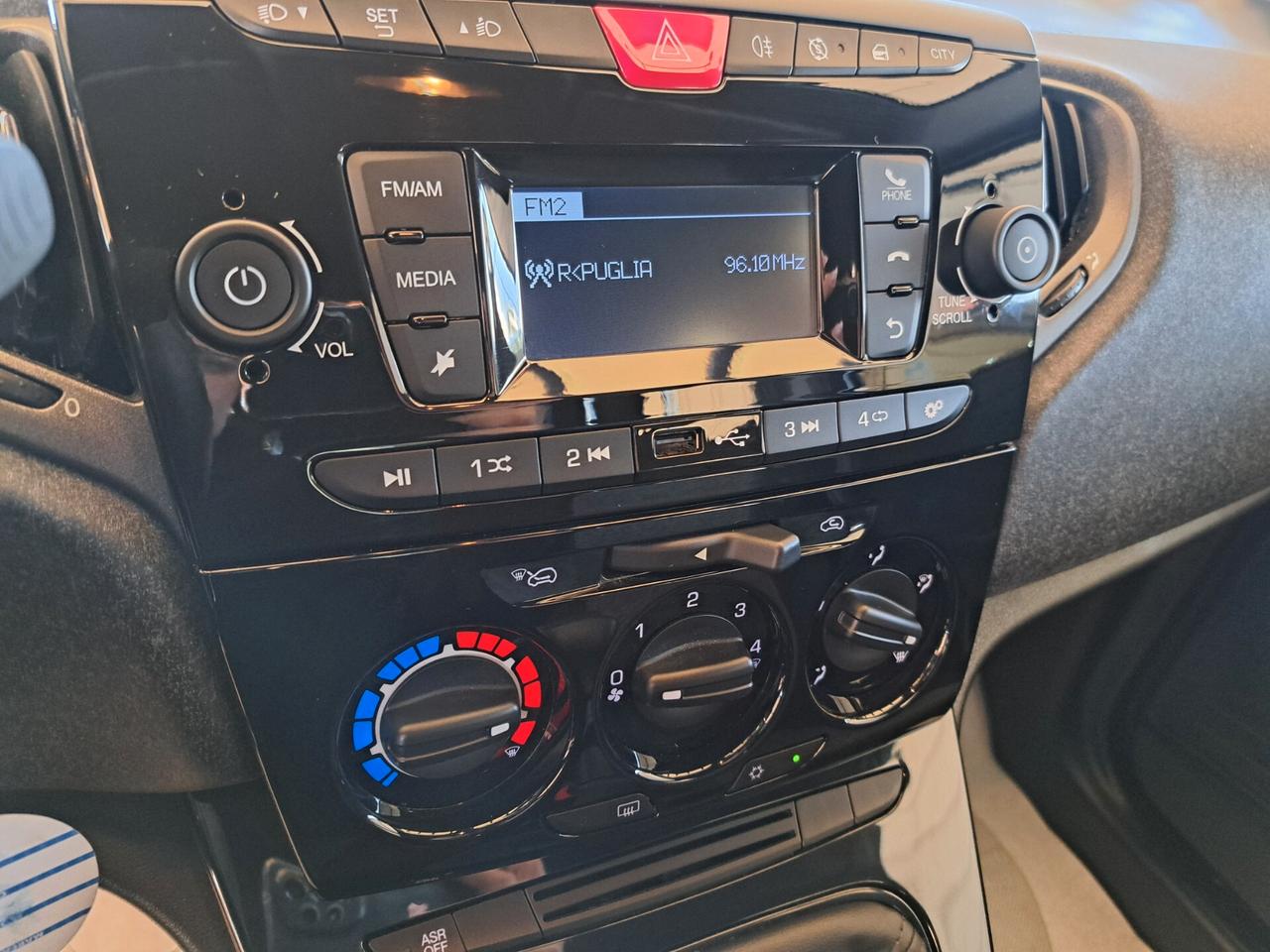 Lancia Ypsilon 1.2 69 CV 5 porte S&S Elefantino