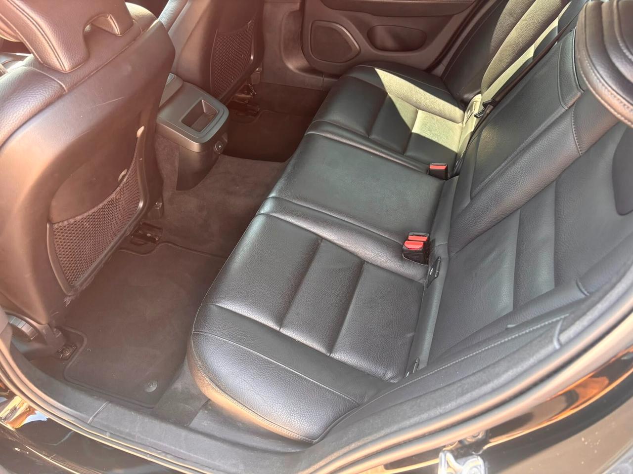 Volvo V60 B4 (d) Geartronic R-Design