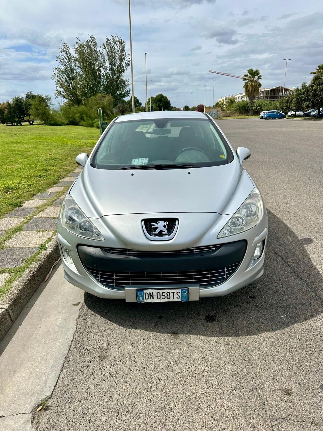 Peugeot 308 1.6 HDi 90CV- Neopatentati