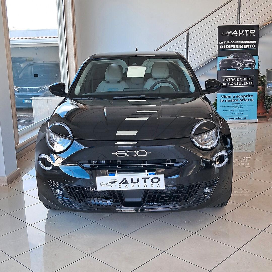 Fiat 600 Hybrid 100 CV DCT MHEV La Prima