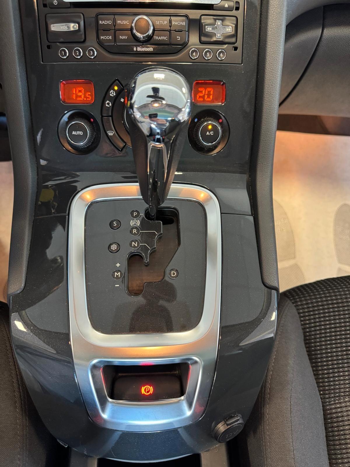 Peugeot 5008 1.6 BLUEHDI 120CV EAT6 ALLURE 7POSTI 2015