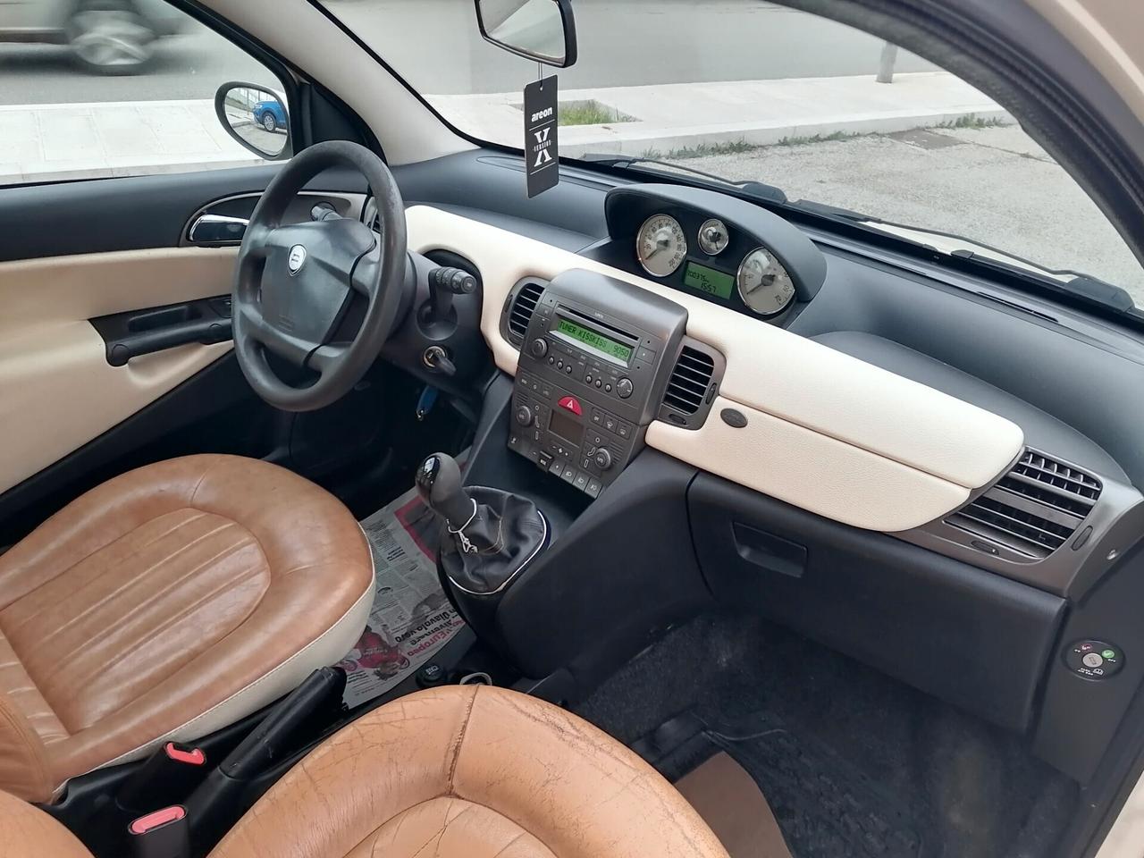 Lancia Ypsilon 1.3 Multijet 16V Platino