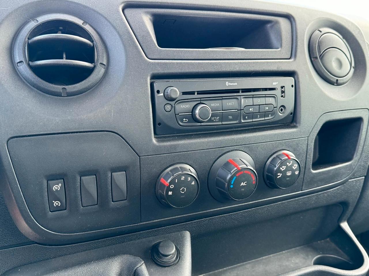Carroatrezzi Renault Master Full aluminio 2015