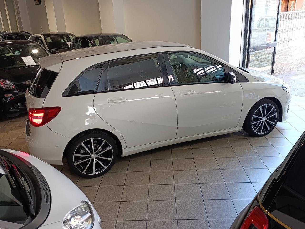 Mercedes-benz B180 d Euro 6 Sport Pack Night restyling Navi/Led/Full