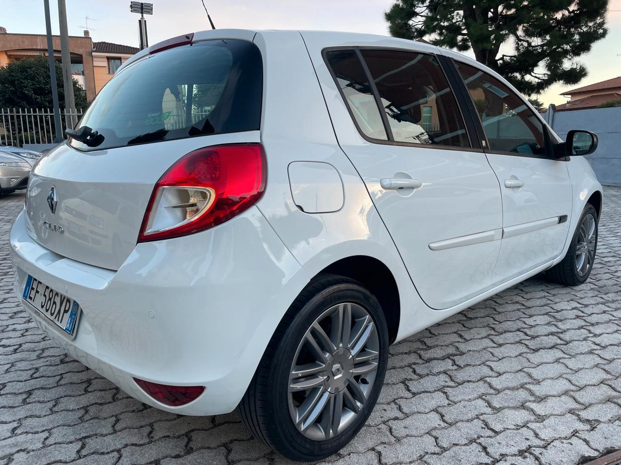 Renault Clio 1.2 16V 5 porte 20th Anniversario