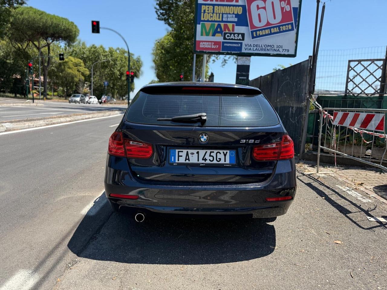 Bmw 318d Touring Business aut. Navi Professional Fari Xeno