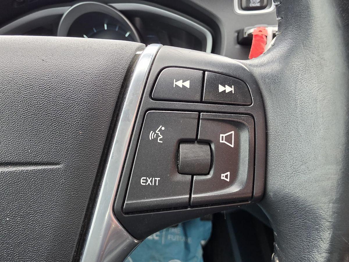 VOLVO - V40 Cross Country 1.6 d2 Momentum
