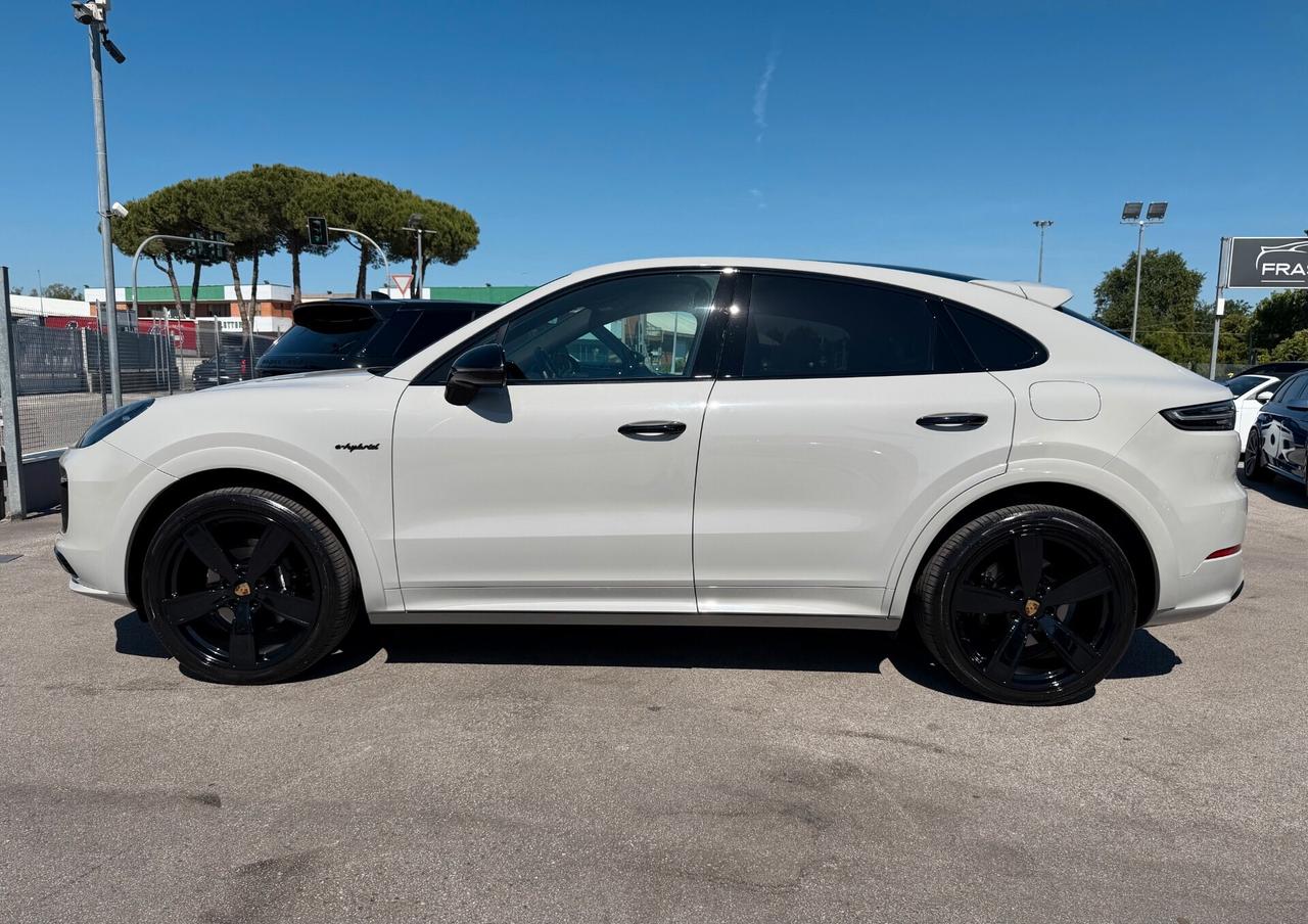 Porsche Cayenne Coupé 3.0 V6 E-Hybrid/scarico/pano/22"/km doc/bollo € super. B pagati