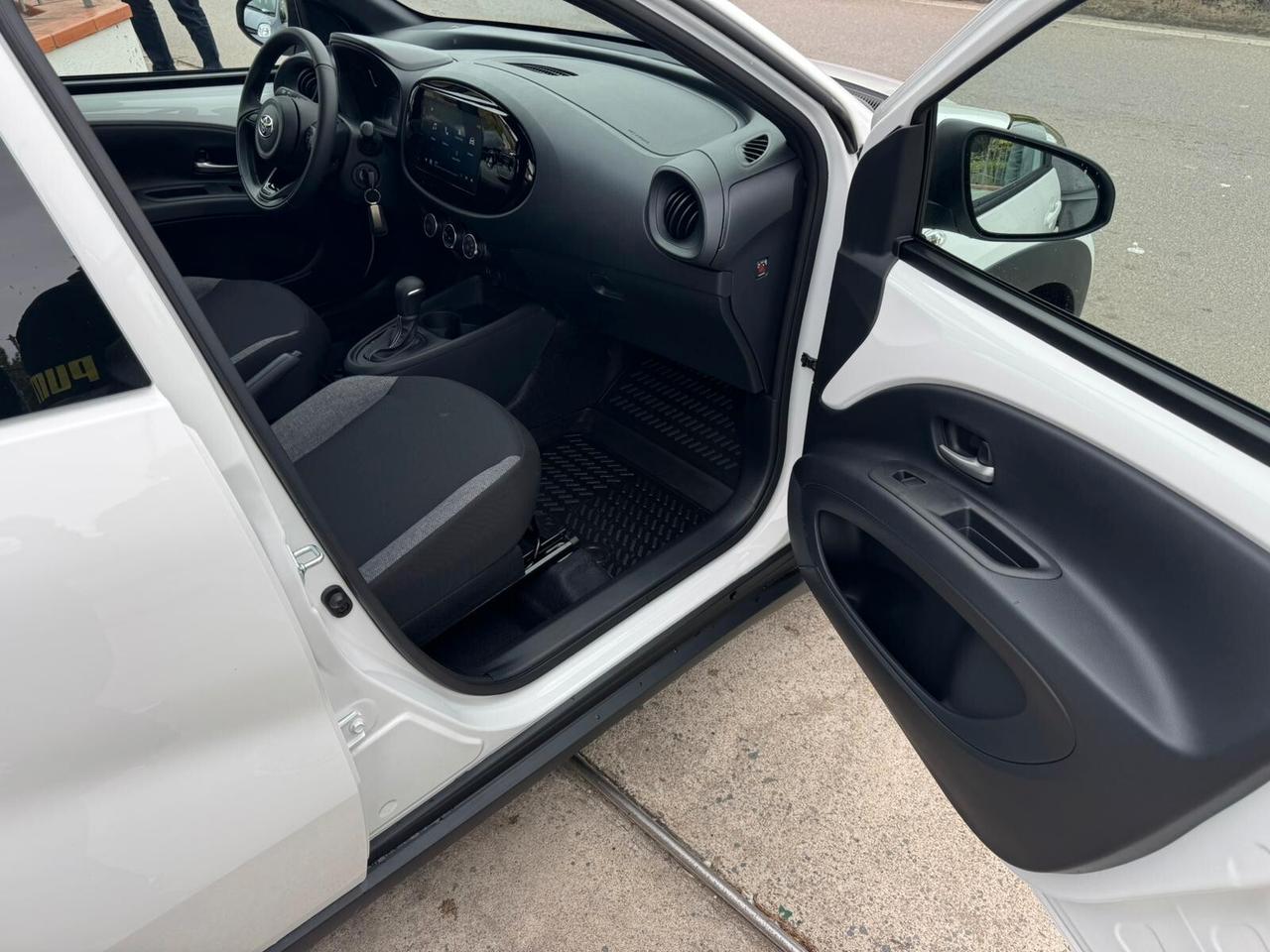 Toyota Aygo X 1.0 5 porte Automatica!